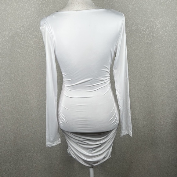 White Ruched V-Neck Special Occasion Midi Dress Size Small - Picture 5 of 5